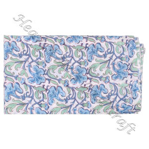 Hecho a medida en color negro Bloque de mano Impreso Materiales de vestido de algodón Adecuado para hacer ropa de mujer Ideal para reventa - Product Image 2