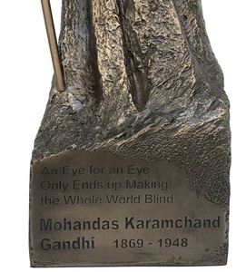 Statue de Mahatma sugji gphi, finition cuivre, en résine - Product Image 5