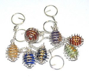 Porte-clés Chakra Sanskrit Tumbled | Porte-clés en pierre Chakra de guérison de l'artisanat de pierre semi-précieuse de guérison de khambhat - Product Image 1