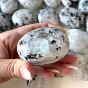 Piedra lunar arcoíris de alta calidad de ágata elegante al por mayor, piedra preciosa pulida de hadas para curar piedra de Palma Premium - Product Image 3