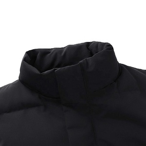 Gilets de randonnée chauds pour hommes Gilet léger matelassé Gilet d'hiver à fermeture éclair Vestes sans manches à col montant Vêtements d'extérieur OEM - Product Image 4