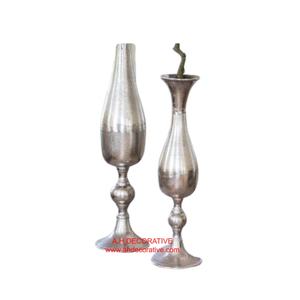 Nuevo Diseño de Florero de Metal Fundido en Acabado Plateado, Diseño Único para Mesa y Jardín, Florero Decorativo con Base - Product Image 3