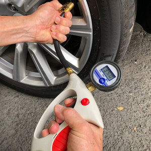 Lematec Digital Tyre Inflator DTI-04F 0-160 PSI 360 Degree Rotation Gauge for Car Truck <b>Compressor</b> - Product Image 6
