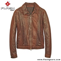 Blouson aviateur en cuir de python sur mesure pour homme avec motif peau de serpent, réversible, séchage rapide et caractéristiques écologiques