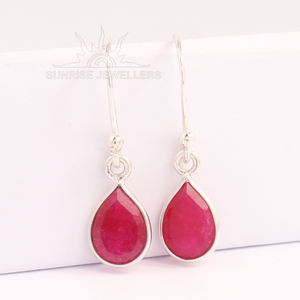 Pendiente encantador de alta calidad teñido rubí pera corte gemas 925 plata esterlina pura rubí pendientes pera corte facetado pendientes - Product Image 3