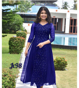 Magnifiques kurtis élégants et colorés, décontractés et ethniques, en faux géorgette par ROYEL EXPORT - Product Image 4