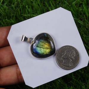 Increíble colgante de bisel de corazón de labradorita amarilla Natural, joyería de piedras preciosas superpuestas de plata con colgantes sueltos chapados en plata - Product Image 3