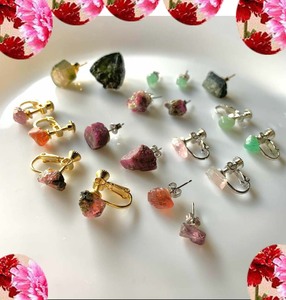 Ethiopian <b>Opal</b> Rough Gemstone 925 Silver Gold Plated <b>Stud</b> <b>Earring</b> - Product Image 4