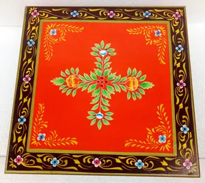 手绘Pooja Chowki印度手工制作有吸引力的多色木制手绘方形巴乔，用于小坐凳