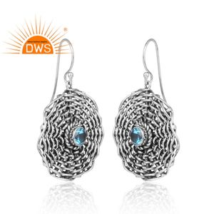 Pendientes de diseñador con diseño de disco tejido, hechos a mano, de plata de ley oxidada con topacio azul, fabricante de joyería - Product Image 2