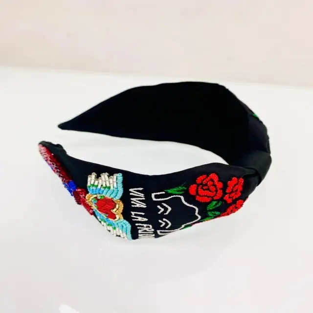 Accesorios para el cabello para niña, rosas bordadas a mano con diseño de corazón, de lujo, de talla única