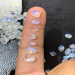 Pierre de lune arc-en-ciel naturelle de qualité AAA pierre précieuse en vrac de haute qualité avec pierres calibrées de certificat IGI - Product Image 2
