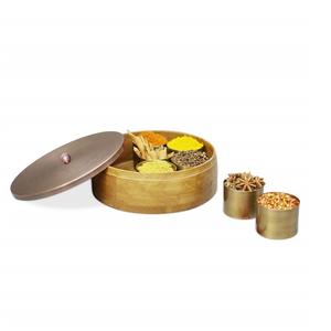Boîte à épices en bois de conception standard Boîte Masala de forme ronde de qualité supérieure avec couvercle en métal pour accessoires de cuisine - Product Image 3