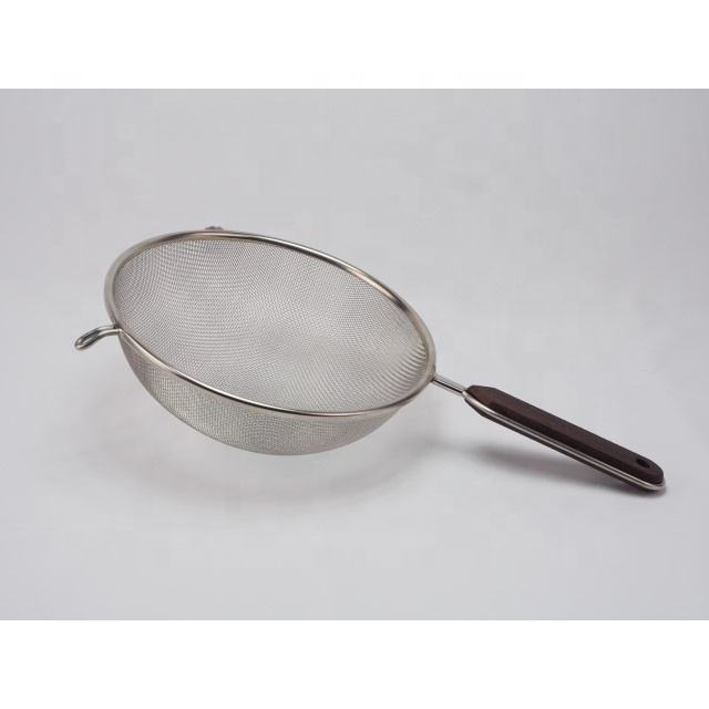 ที่กรองด้ามจับไม้ไดอาน่า L-0019 S 22 cm