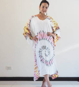 Les femmes à la mode portent l'Inde fait à la main Tie Dye longue été et plage couvrir col en V caftan - Product Image 3