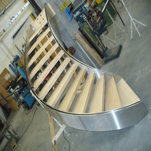 Moderne gebogene Innentreppe aus Edelstahl mit Holz stufen Zeitgenössisches Design - Product Image 4