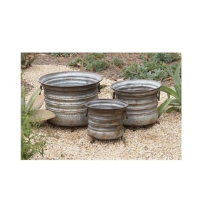 Macetas de Metal plateado para flores, diseño acanalado Vertical, montado en la pared, galvanizado - Product Image 1