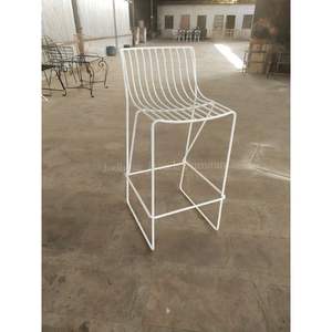 Chaise de bar urbaine moderne colorée en fil métallique pour l'extérieur Café Restaurant Supermarché Atelier Hôpital-Multifonctionnel Promotion - Product Image 5