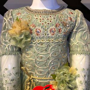 Elegante traje Golden Flapper para recién nacidos Vestido de fiesta de tela de satén de moda para primavera Nueva colección - Product Image 5