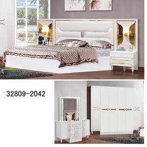 Lujoso y moderno dormitorio 32809-8827 - Product Image 5