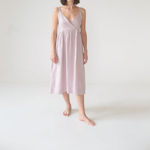 Robe d'été formelle unie en crêpe à col en V et fines bretelles, taille naturelle, coupe droite ample, longueur genou, respirante - Product Image 3