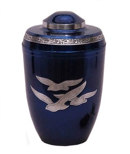 Écriture européenne en métal, URN - Product Image 2