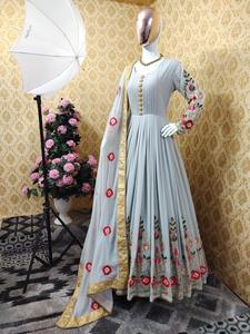 Vestido largo de diseñador de rayón para niñas, traje Anarkali cosido con Dupatta a juego para temporada festiva y ocasión especial, 14 kg - Product Image 2