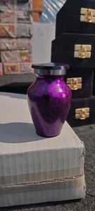 NUEVA URNA DE CREMATION DE ALUMINIO DORADA, URNA FUNERARIA PARA BEBÉS ESTILO AMERICANO, BRASSWORLD INDIA - Product Image 3