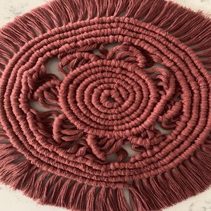 ชุดแผ่นรองจานมาคราเม่ทำด้วยมือผ้าคอตตอน100% ลายธรรมชาติน่ารักชุดจานรองแก้วสไตล์ศิลปะตกแต่งบ้านขอบคริสต์มาสวันหยุด - Product Image 4