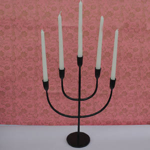 Candelabro de Hierro Forjado Negro para 5 Velas, Decoración para el Hogar, Venta al Por Mayor |   Cubiertos Hechos a Mano Duraderos para Uso en Mesas de Hoteles y Restaurantes - Product Image 1