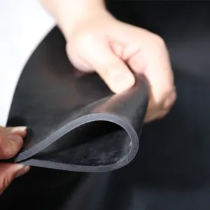 Chão de borracha vulcanizado da folha preta da folha preta da borracha do revestimento 2mm 3mm