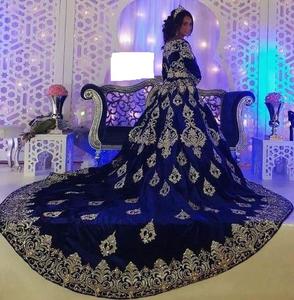 Élégante robe de mariée marocaine bleue avec travail en pierre complexe Design traditionnel 2019 pour les cérémonies de mariée et spéciales - Product Image 2