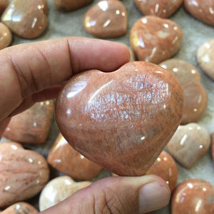 Venta al por mayor de piedras preciosas semipreciosas naturales melocotón piedra lunar corazón-Palmstone para decoración del hogar Feng Shui meditación recuerdo propósito - Product Image 2