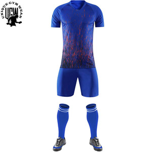 Maillot de football homme col en V 2026 de qualité supérieure, couleurs noir/vert, en polyester/coton doux, séchage rapide et respirant, coupe athlétique - Product Image 4