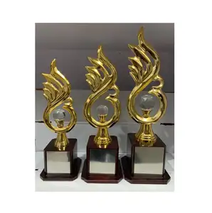 Troféus de metal com design personalizado