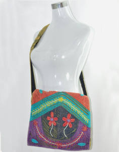 Fleur Broderie Rasoir coupe Bandoulière Sacs À Bandoulière Mode Rabat Sac À Main avec Bandoulière Réglable RSCB-0249-F - Product Image 1