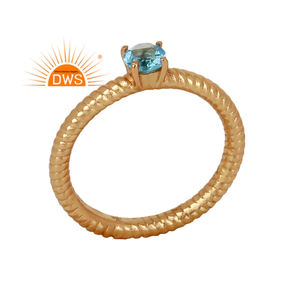   แหวนโทแพซสีน้ำเงินเงา คอลเลคชั่นคลาสสิก เครื่องประดับแฟชั่นสำหรับสาวๆ ผู้จัดจำหน่าย แหวนเงินแท้ชุบทองคำขาว 18k ดีไซน์เกลียว - Product Image 1