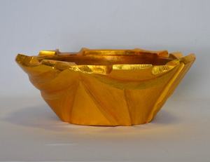 Bol de service en aluminium brut plaqué or de luxe moderne et élégant pour la décoration de la maison et l'utilisation lors de mariages et de fêtes - Product Image 4