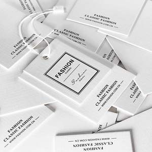 Etiqueta colgante de cartón mate personalizada, <span class=keywords><strong>folleto</strong></span> en relieve para accesorios de ropa, etiqueta de cartón de papel especial para ropa - Product Image 1