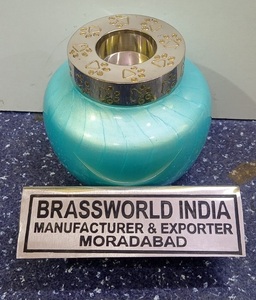 Bougie lumineuse marron en laiton pour animaux de compagnie, 1 pièce, gravée sur le dessus, lumière ronde - Product Image 3