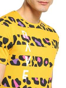 2025 camiseta gráfica de gran tamaño Unisex de moda Top informal de algodón suave con logotipo personalizado frontal Streetwear estilo lavado técnica - Product Image 3