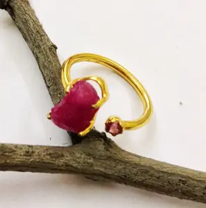 Dramatische 925 Sterling Zilver Vergulde Ruwe Ongesneden Ruby En Toermalijn Edelsteen Ring