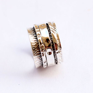 Vente en gros de bague Spinner en argent sterling 925 faite à la main au design tendance IGI certifié lunette cadeau de fête de fiançailles de mariage - Product Image 2