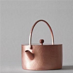 กาต้มน้ำชาทองแดงบริสุทธิ์พร้อมดีไซน์แบบทุบเหมาะสำหรับห้องครัวและร้านอาหารที่เสิร์ฟชาบนโต๊ะหรูหราและทนทาน - Product Image 5