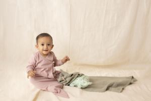 Robes de chambre pour nouveau-né, vêtements de bébé ornées en coton biologique certifié Oekotex, collection 100% - Product Image 2