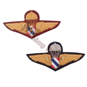 Etiqueta privada Bordado a mano Alas Insignia Hecho a mano Bordado a mano Alas Insignia - Product Image 1