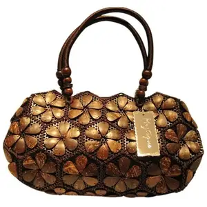 Atacado verão estilo moda saco para senhoras feitas de coco no Vietnã coco shell saco de compras em abastecido