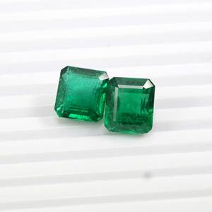 Paire d'émeraude parfaite de qualité supérieure coussin zambien pierre précieuse coupe brillante à facettes calibrée pierre précieuse en vrac pour la fabrication de bijoux - Product Image 1