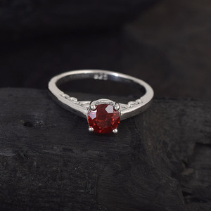 แหวนพลอย925แท้สำหรับผู้หญิงแหวนพลอยโกเมนสีแดงตัดกลมสีเงินบริสุทธิ์ - Product Image 2