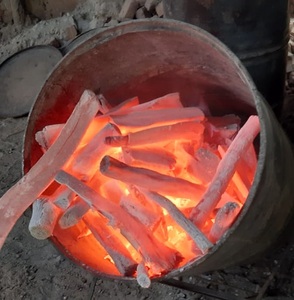 Charbon de bois naturel en bois dur d'eucalyptus Binchotan, meilleure qualité, restaurant cinq étoiles, grillades BBQ, durée de combustion de 4 à 5 heures - Product Image 6